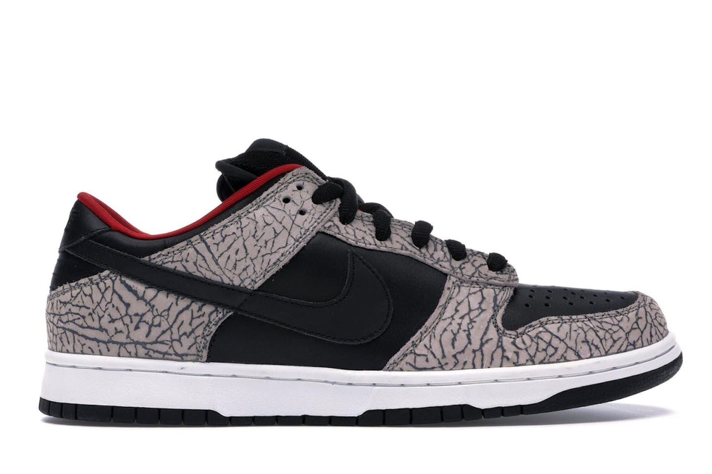 NIKE SB DUNK LOW ‘Supreme Black Cement’