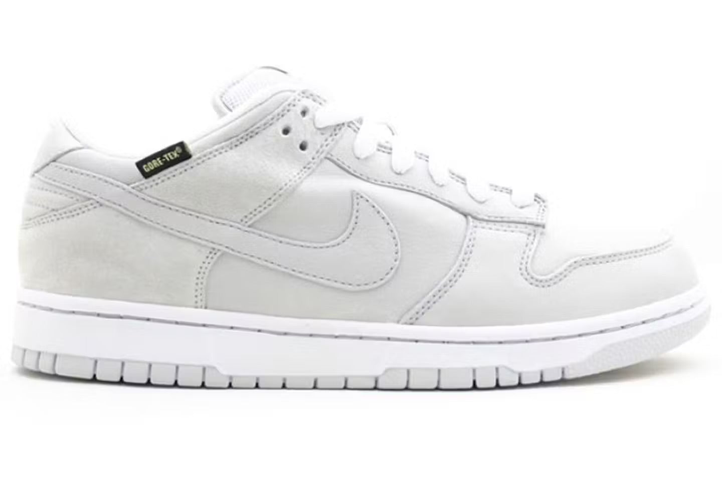 NIKE DUNK LOW PREMIUM Gore Tex ‘Medicom 5’