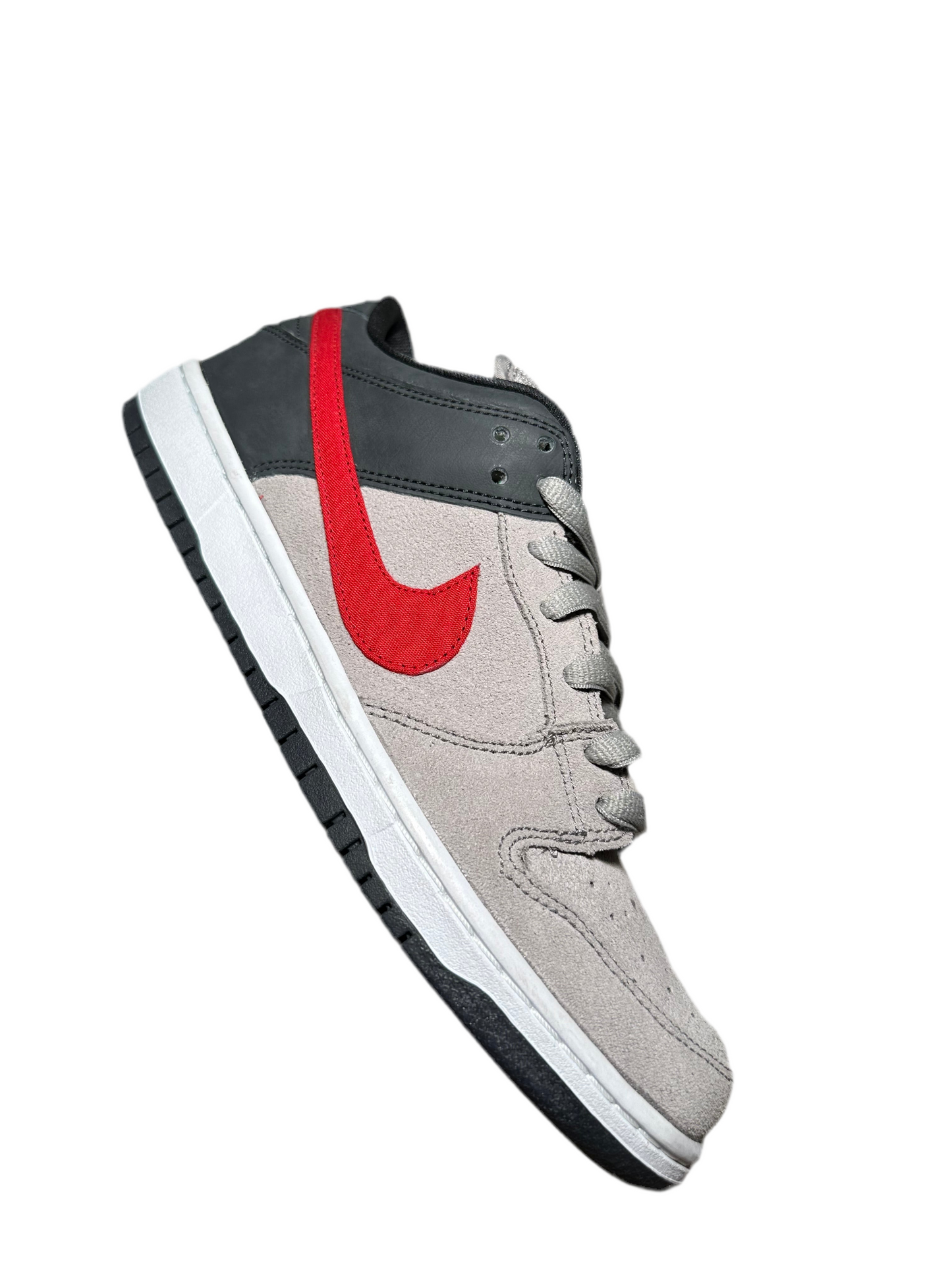 NIKE SB DUNK LOW ‘Medium Grey Red’ SAMPLE