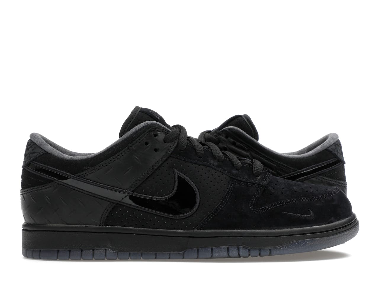 NIKE DUNK LOW UO LUXE ‘Ducks of a Feather Black University of Oregon PE’