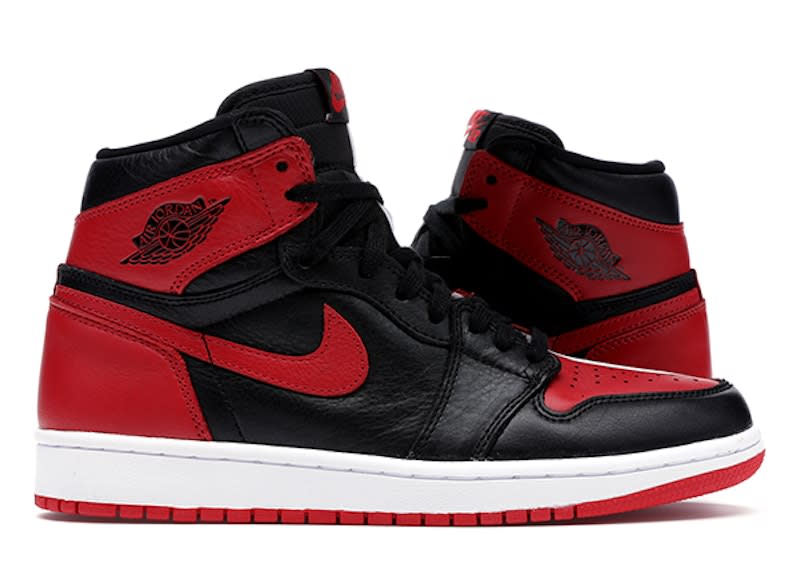 https://res.cloudinary.com/dlqdbsx2k/image/upload/v1754434300/Air-Jordan-1-Retro-High-Homage-To-Home-NN-Product_a5ezpa.jpg