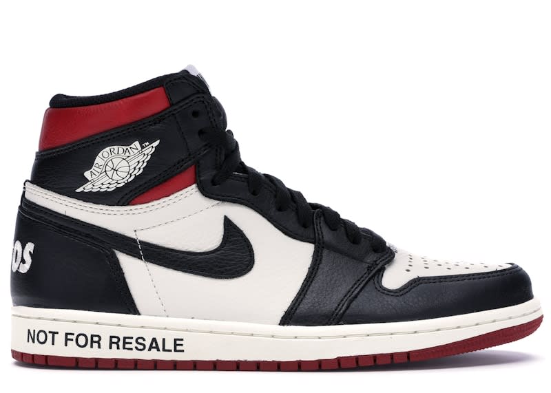 https://res.cloudinary.com/dlqdbsx2k/image/upload/v1754434304/Air-Jordan-1-Retro-High-No-Ls-Varsity-Red-Product_f9ad52.jpg