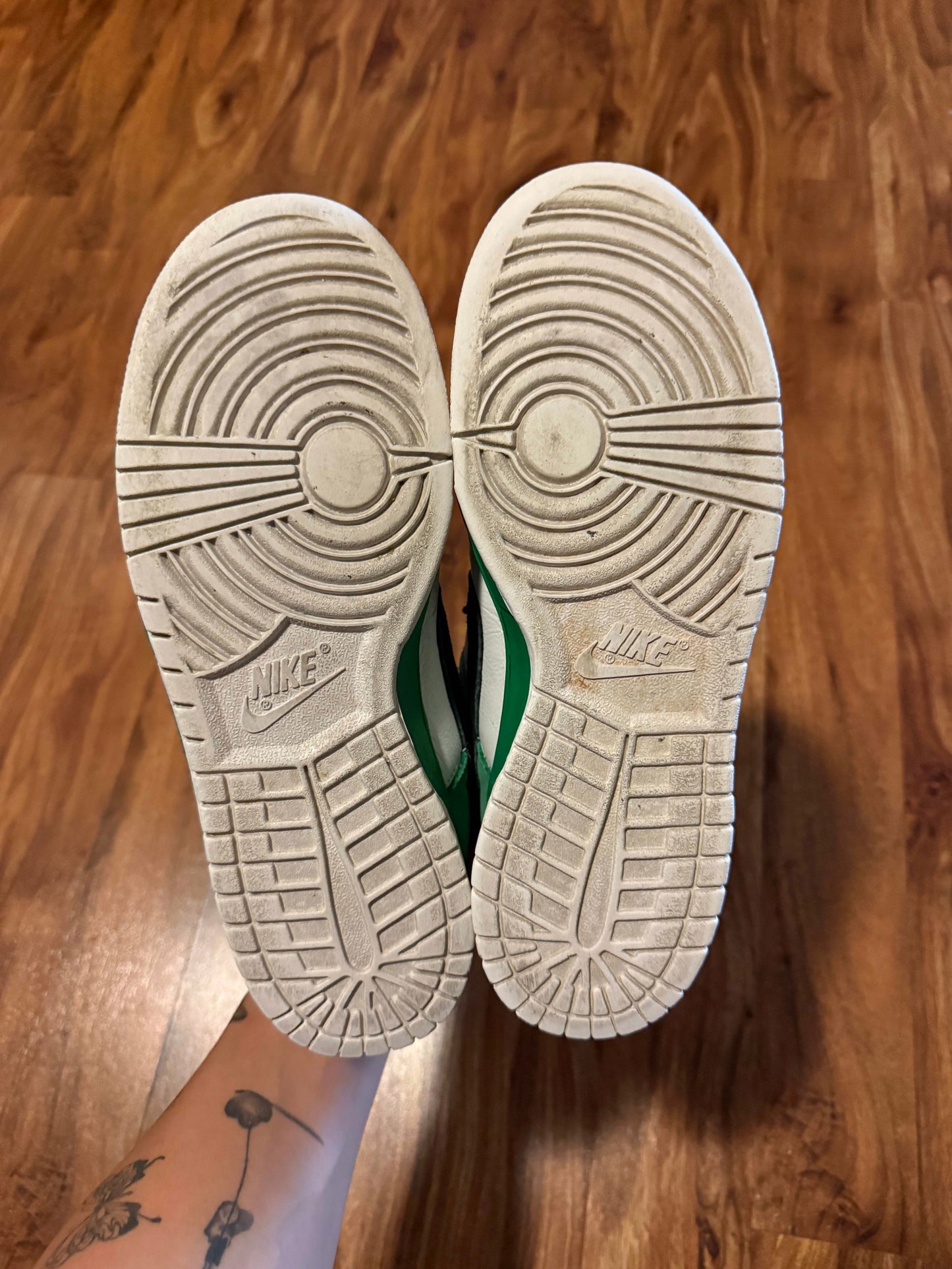 Size 9 Preowned (NB) Nike SB Dunk Low Heineken
