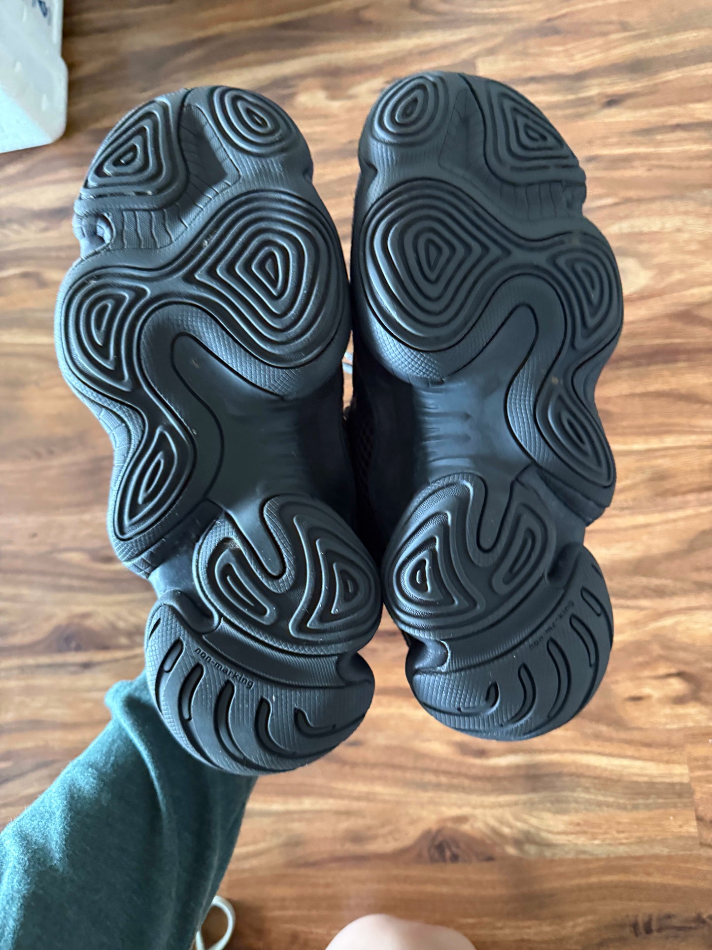Size 9 Preowned (NB) adidas Yeezy 500 Utility Black