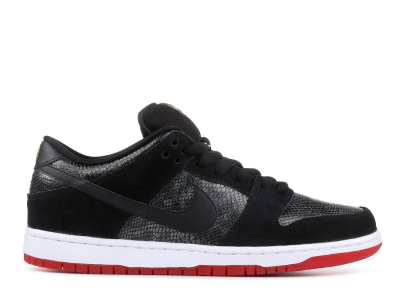 Nike SB Dunk Low Snake Eyes
