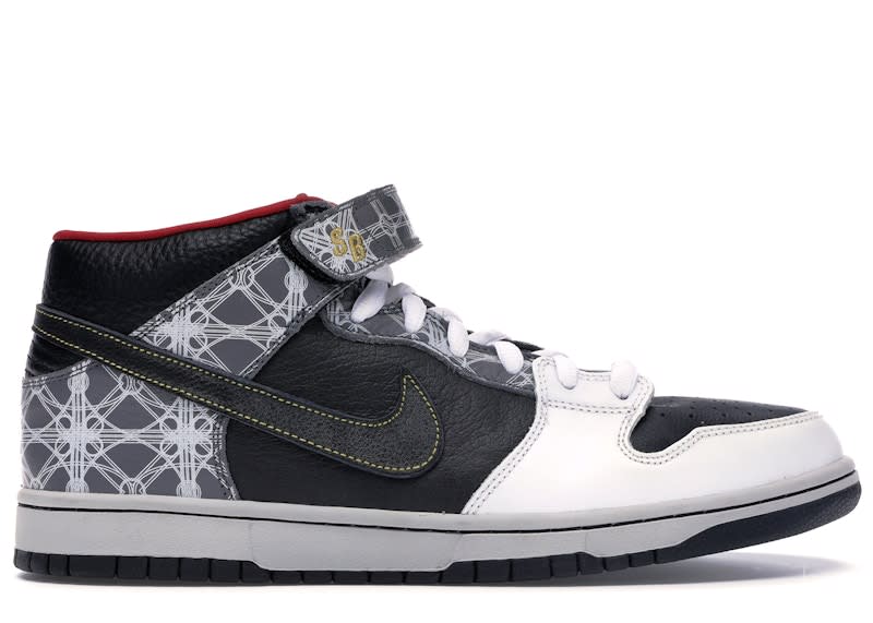 Nike SB Dunk Mid Beijing Triumvir Fly