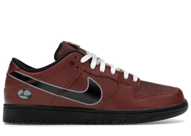 Nike SB Dunk Low Limosine Skateboards