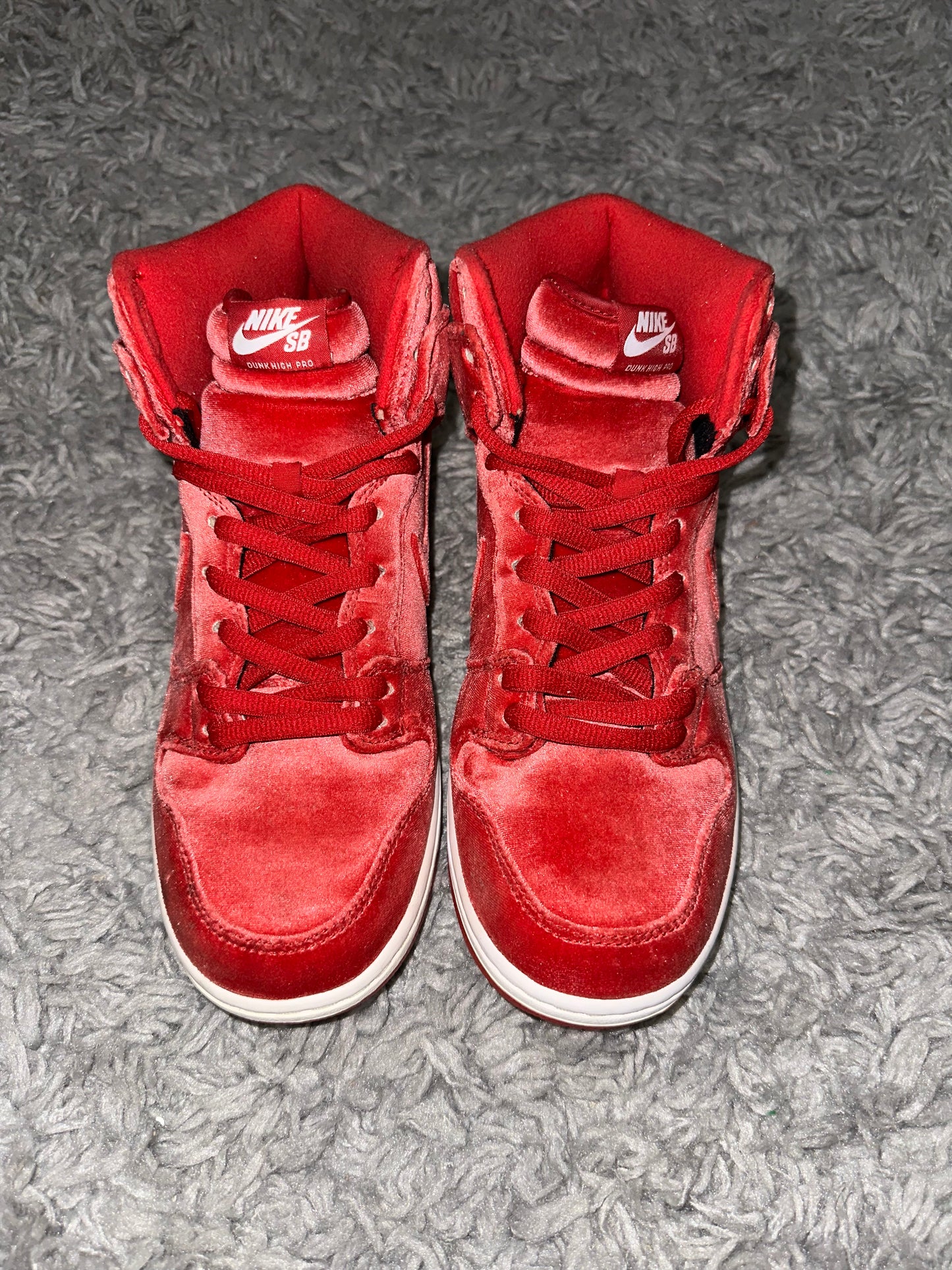 Nike SB Dunk High ‘Red Velvet’