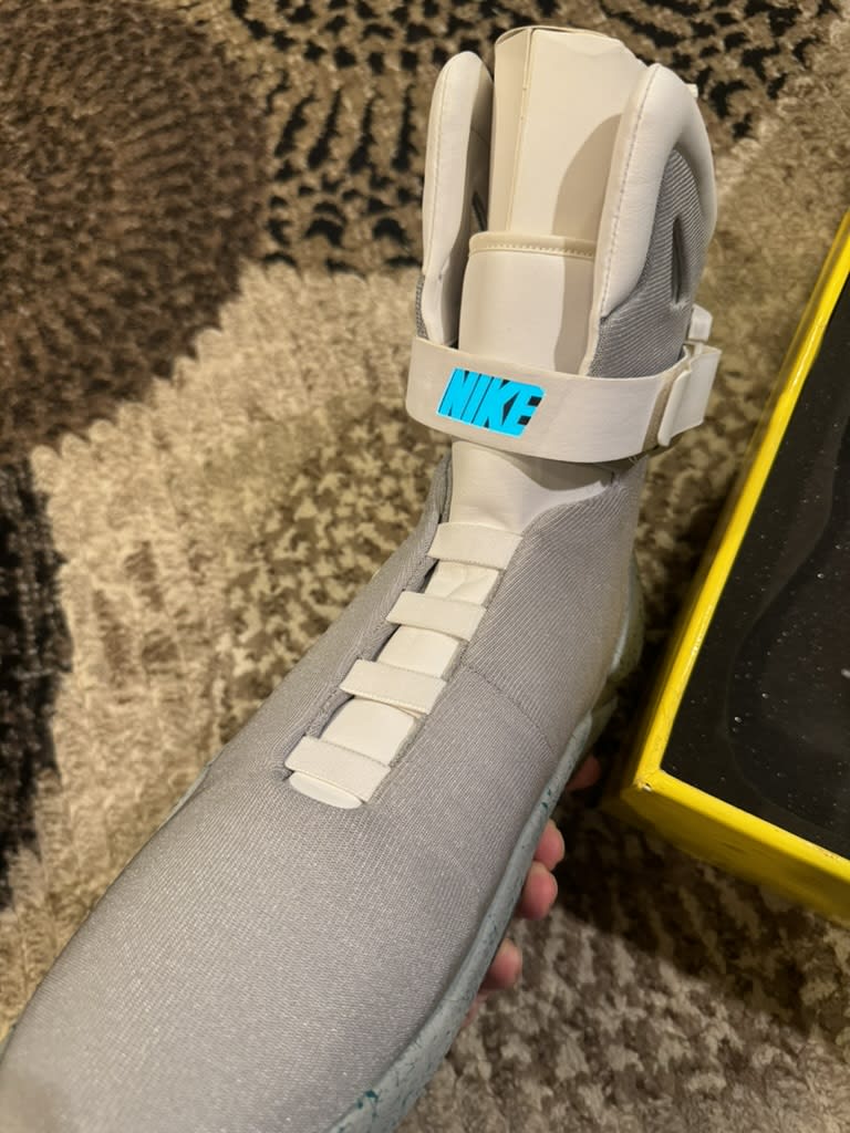 Nike MAG Back to the Future (2011)