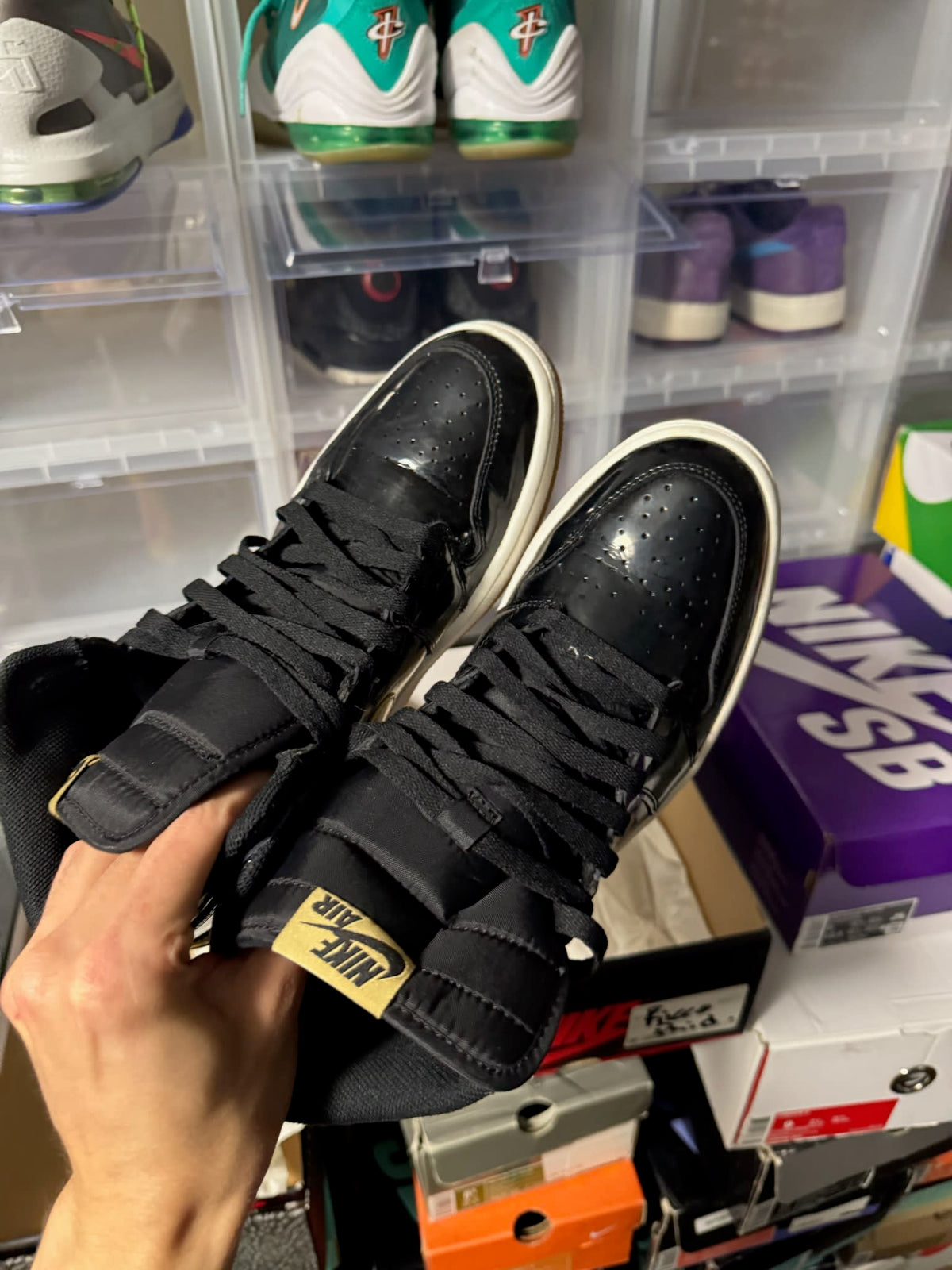 Size 9 Preowned Jordan 1 Retro Black Metallic Gold (2013)
