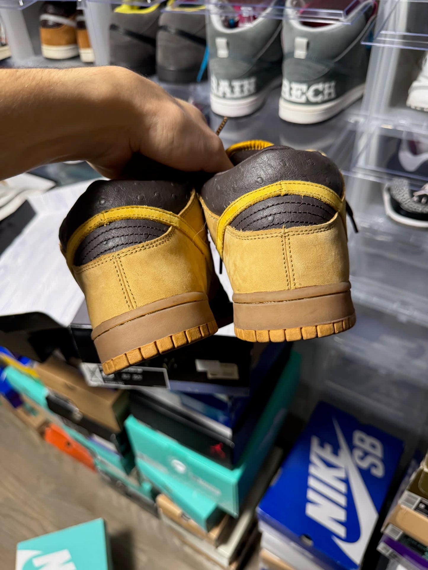 Size 8.5 Preowned Nike SB Dunk Mid Wheat Bronze