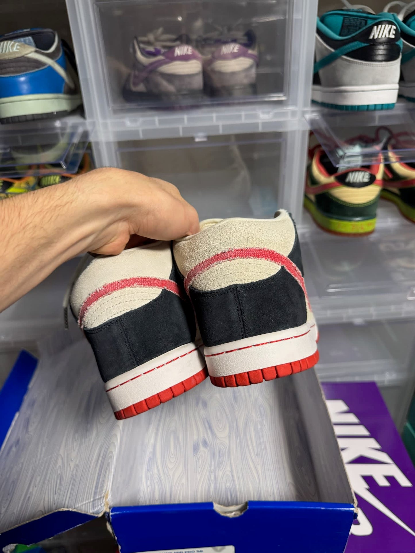 Size 8.5 Preowned Nike SB Dunk Mid Street Fighter Ryu
