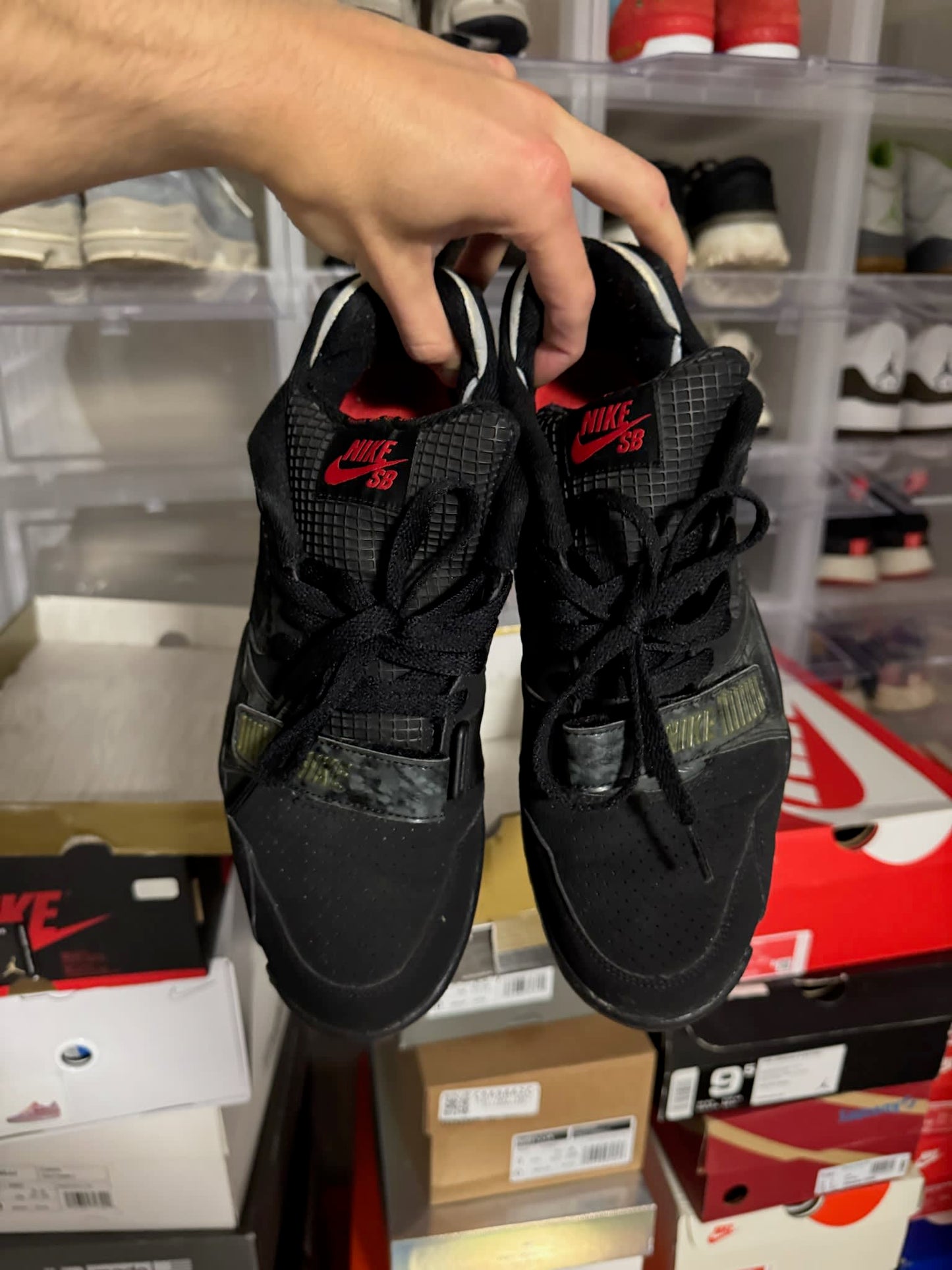 HY836 Nike Air Trainer 2 SB Supreme Black