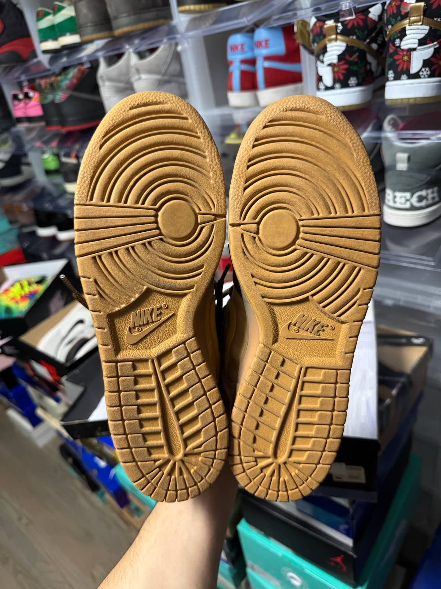 Size 8.5 Preowned Nike SB Dunk Mid Wheat Bronze