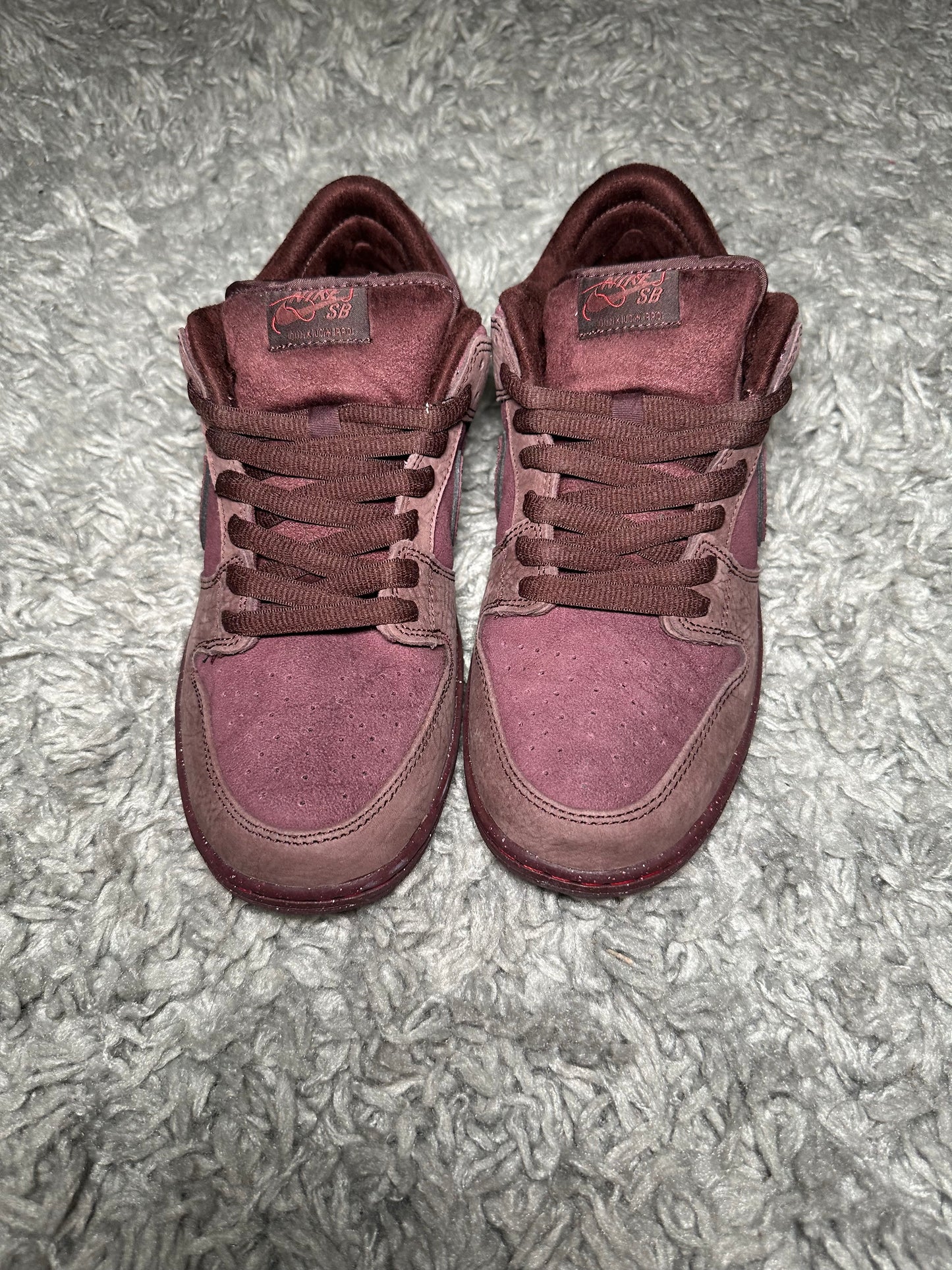 NIKE SB DUNK LOW PRM ‘City of Love Burgundy’