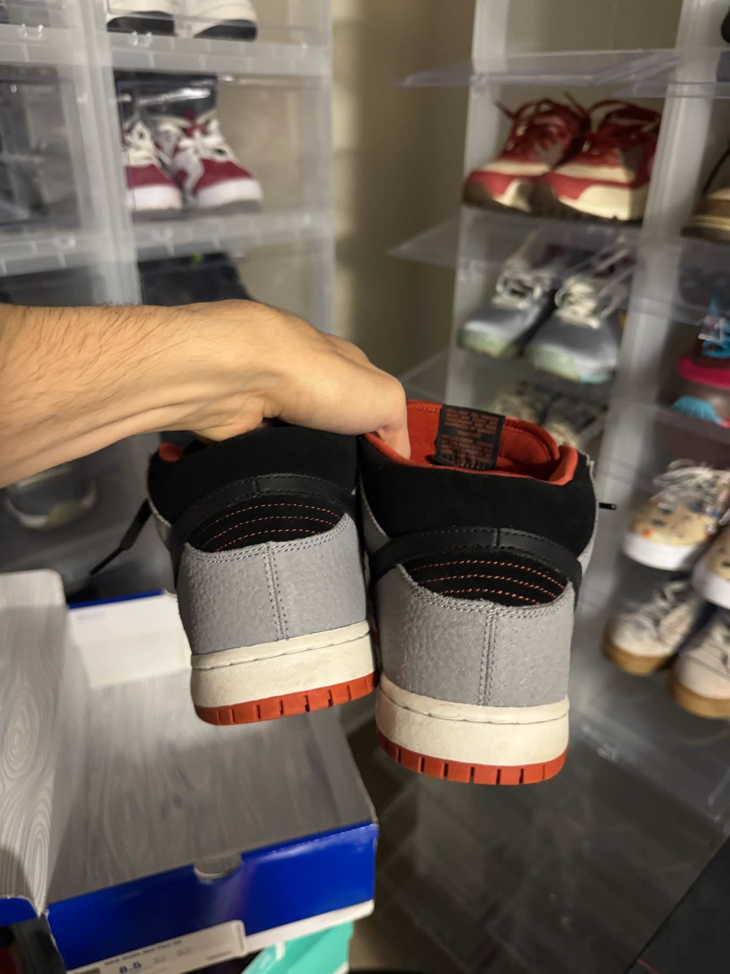 HY825 Nike SB Dunk Mid Un-Supreme