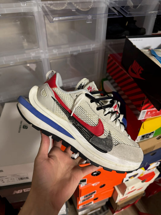 HY898 Nike Vaporwaffle sacai Sport Fuchsia Game Royal