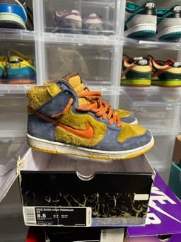 Size 8.5 Preowned Nike SB Dunk High Papa Bear
