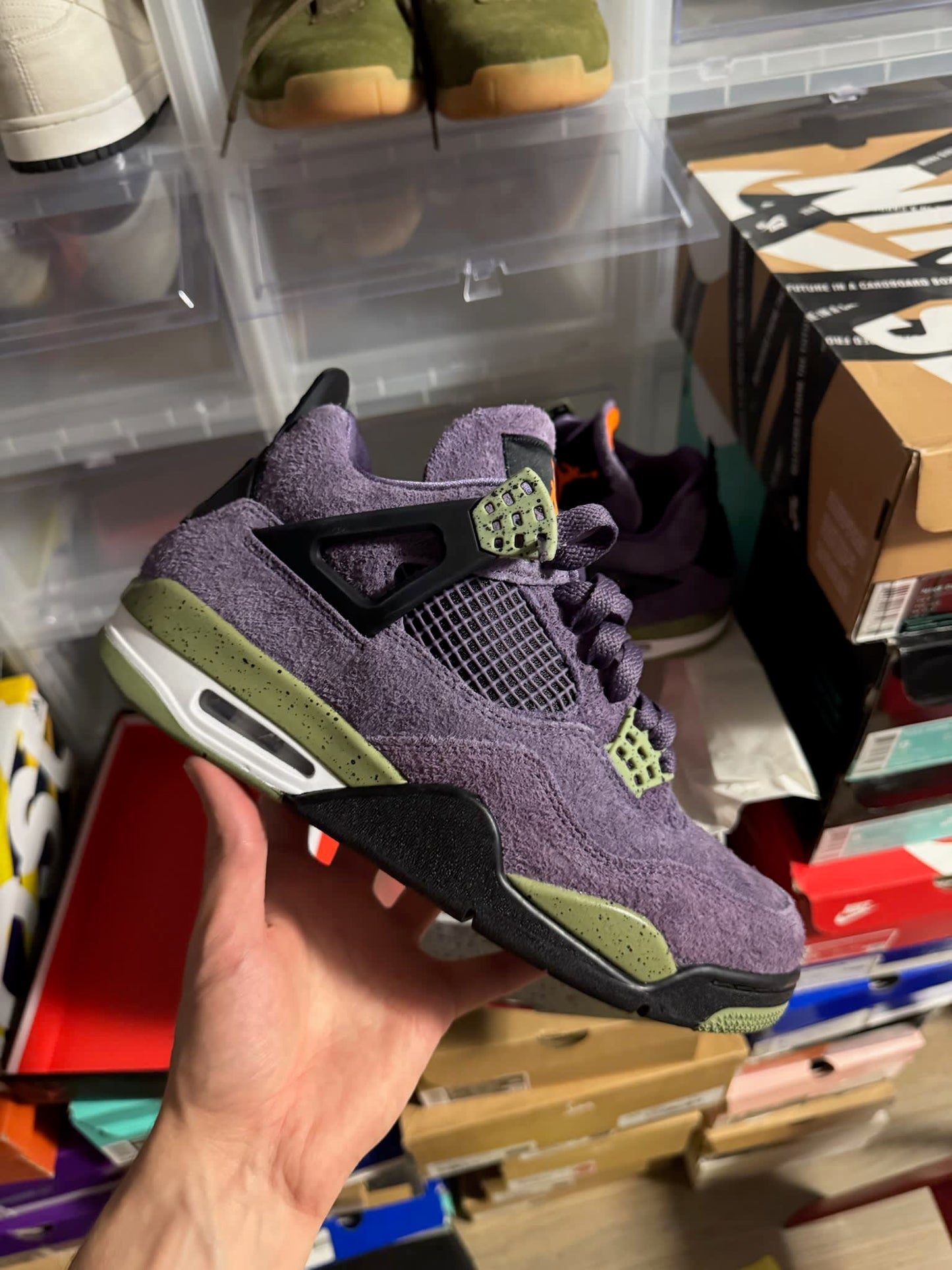 HY779 Jordan 4 Retro Canyon Purple (Women's)