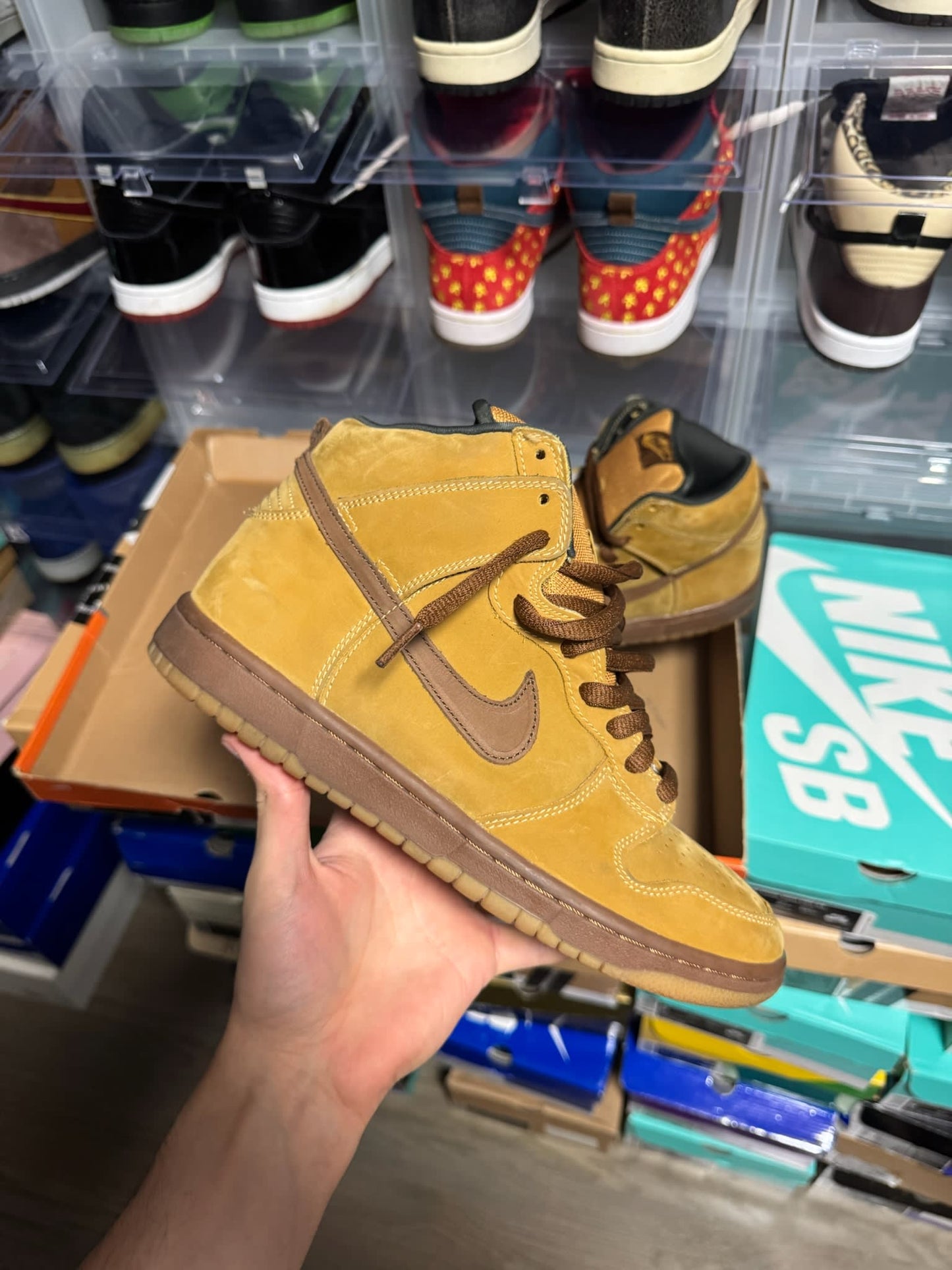 Size 8.5 Preowned Nike SB Dunk High Wheat