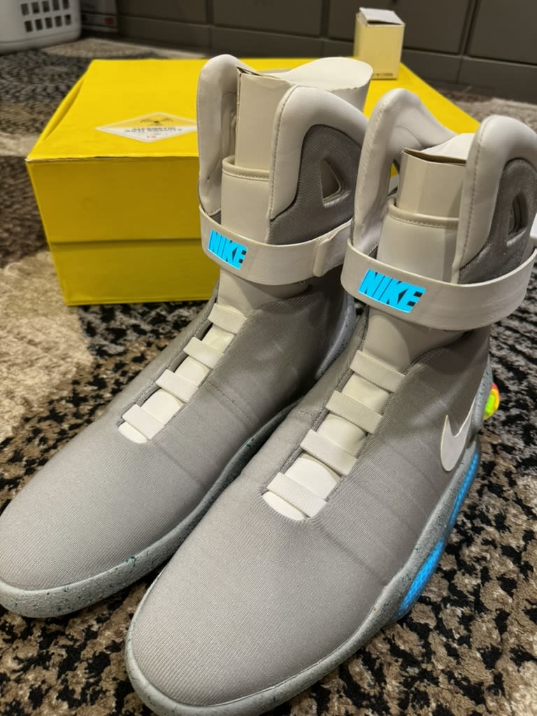 Nike MAG Back to the Future (2011)