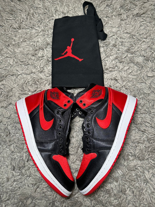 WMNS AIR JORDAN 1 RETRO HI OG ‘Satin Bred’