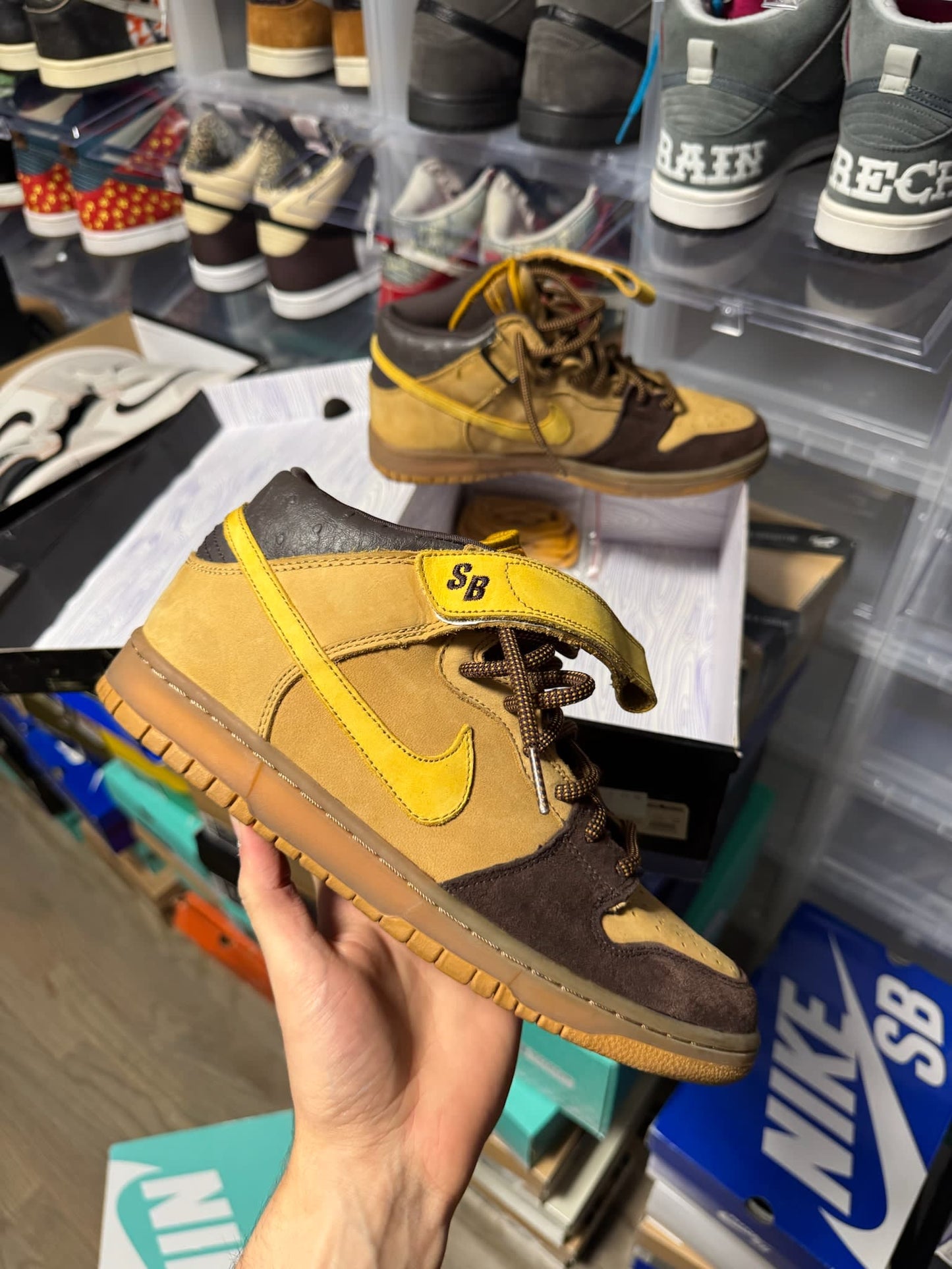Size 8.5 Preowned Nike SB Dunk Mid Wheat Bronze