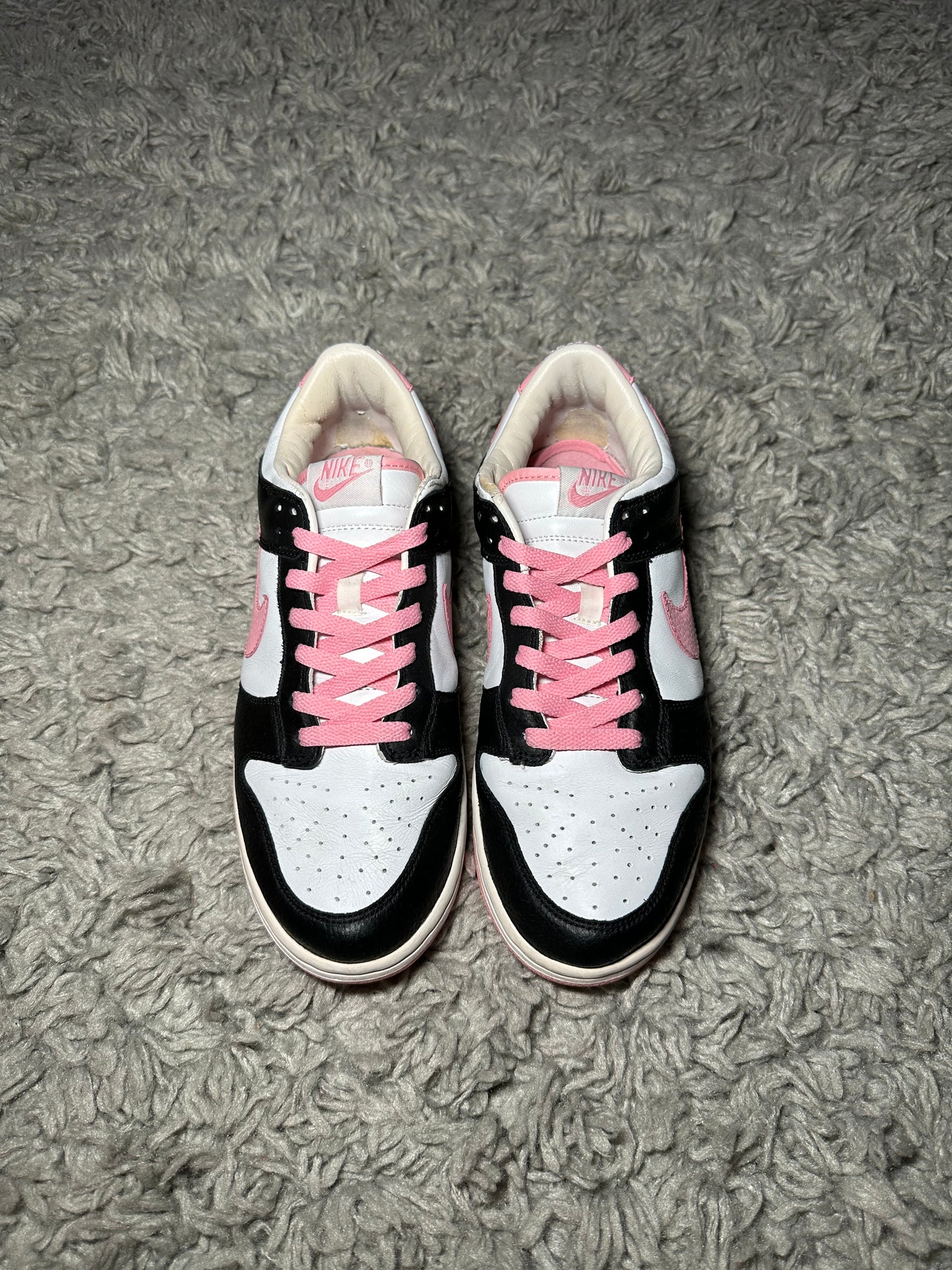 WMNS Nike Dunk Low ‘Black Pink’