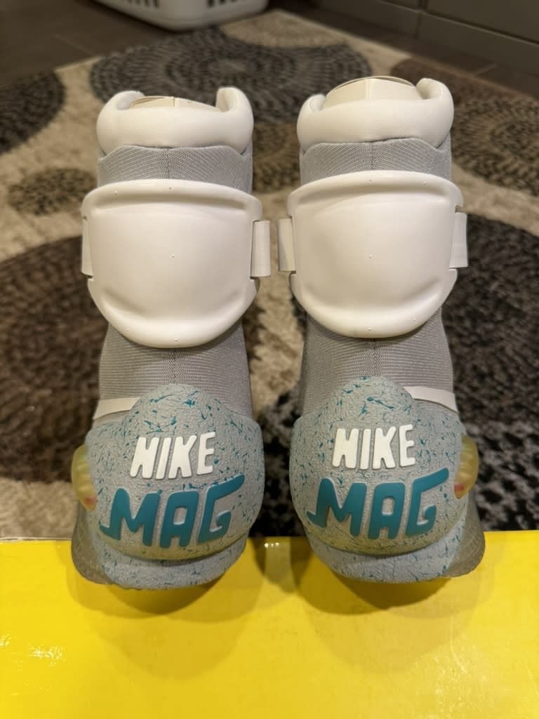 Nike MAG Back to the Future (2011)