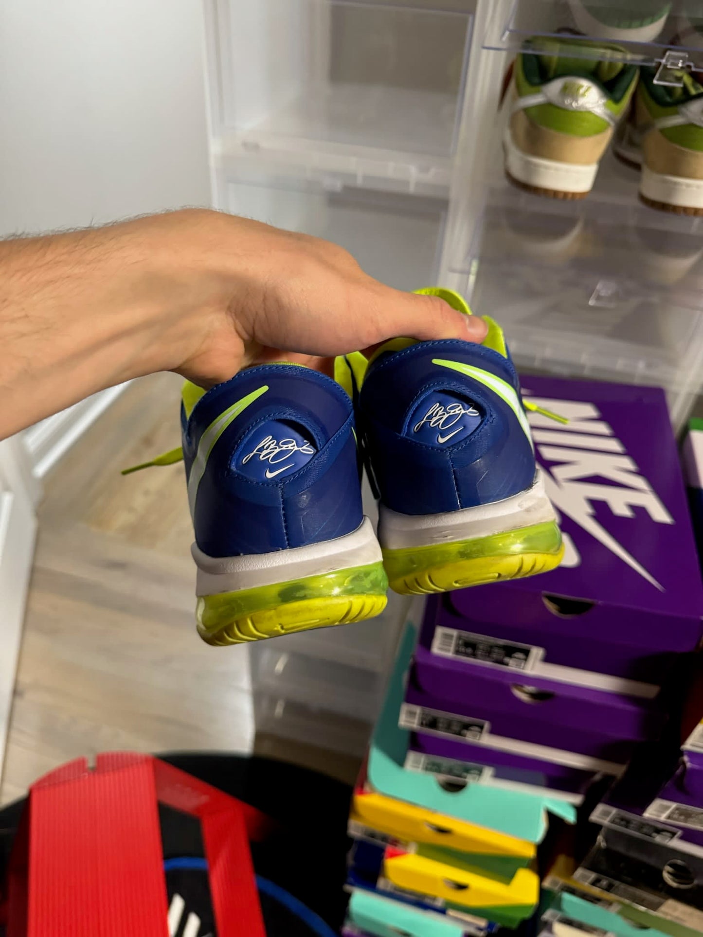 Size 9 Preowned Nike LeBron 8 V/2 Low Sprite (2011)