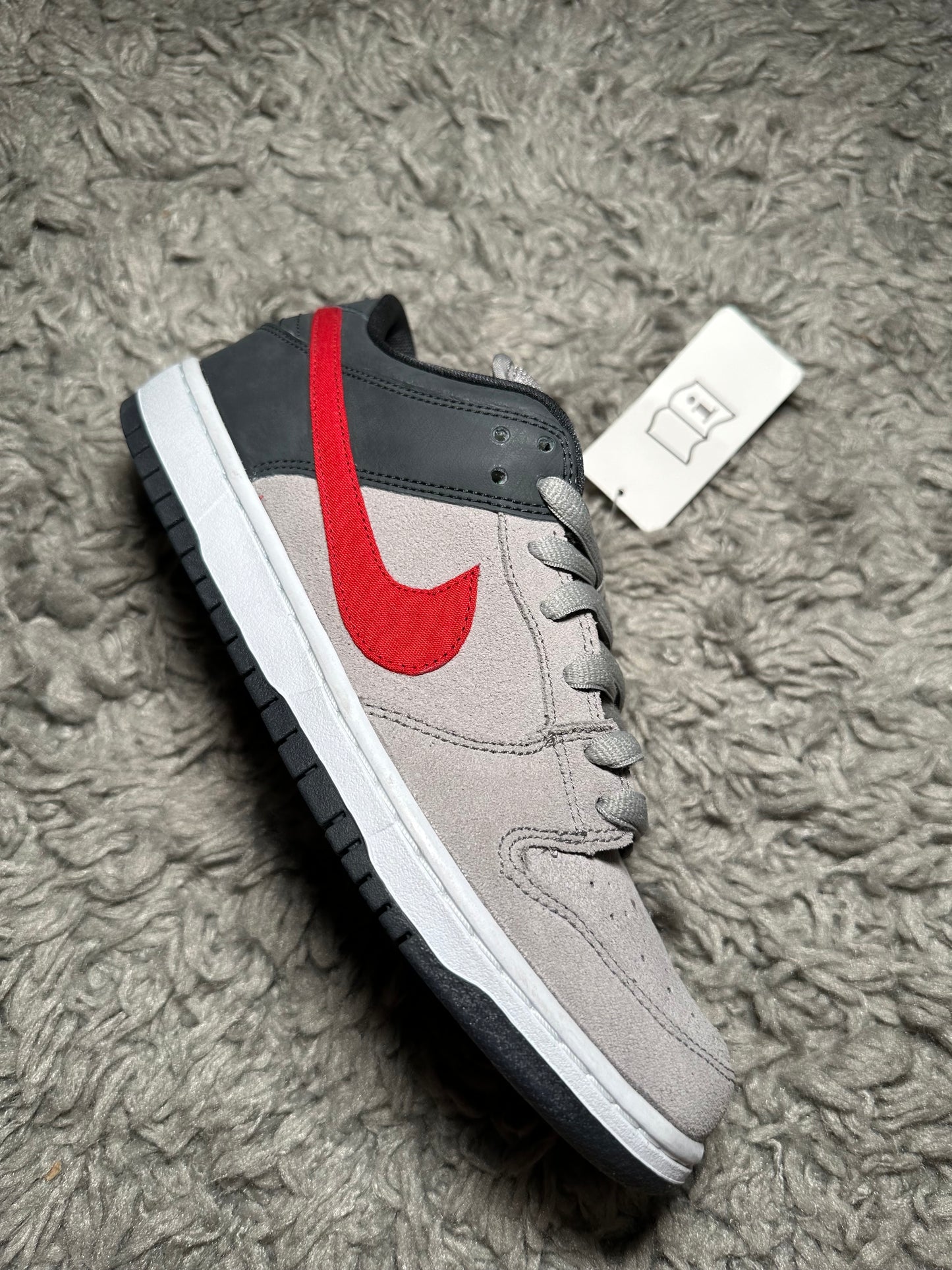 Nike SB Dunk Low ‘Medium Grey Red’ SAMPLE