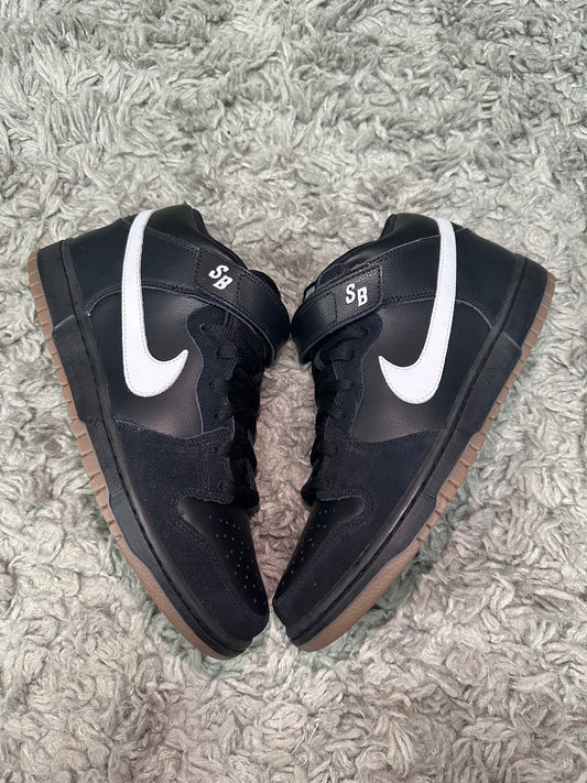 NIKE DUNK MID PRO SB ‘Black White’