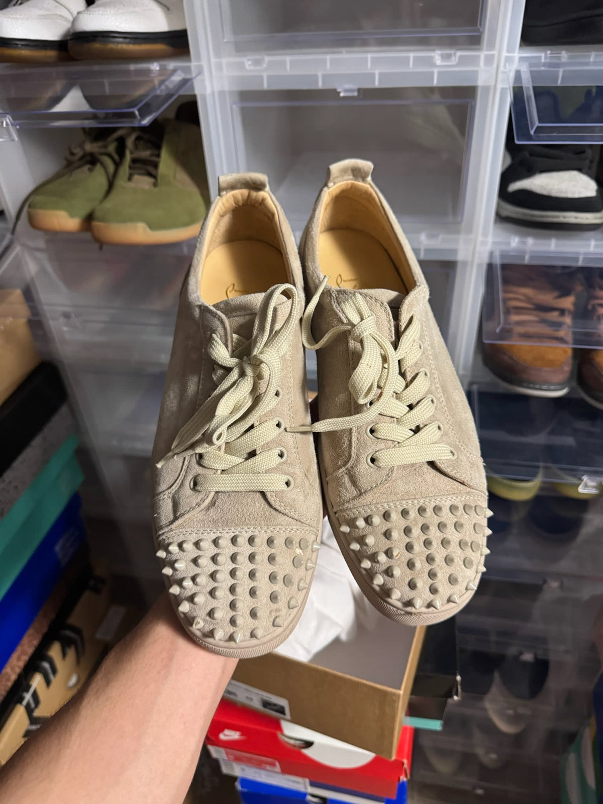 [HY3200] Christian Louboutin Louis Junior Spikes Orlato Flat Veau 'Calce'