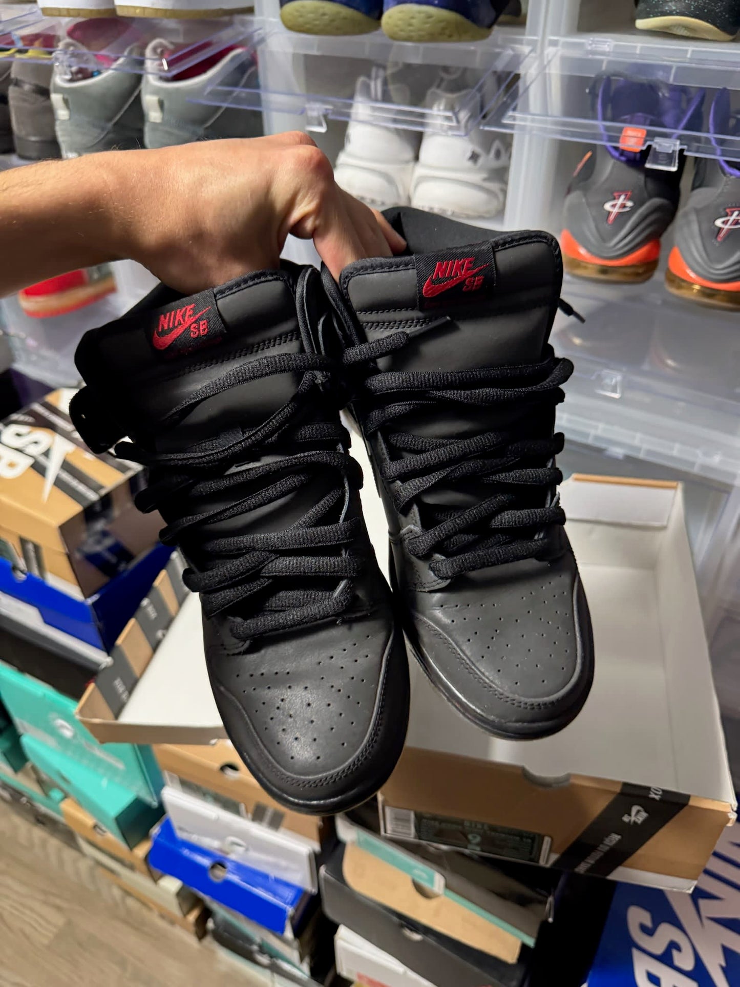 Size 9 Preowned Nike SB Dunk High Raging Bull 3M