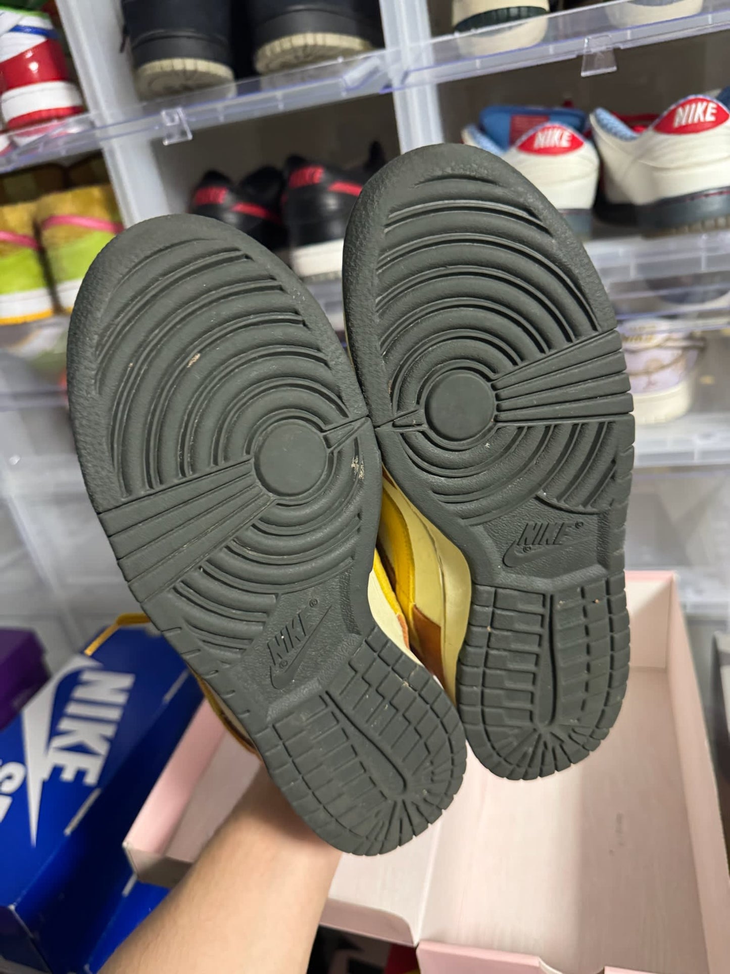 Size 9 Preowned Nike SB Dunk Low Vapour Mineral Yellow
