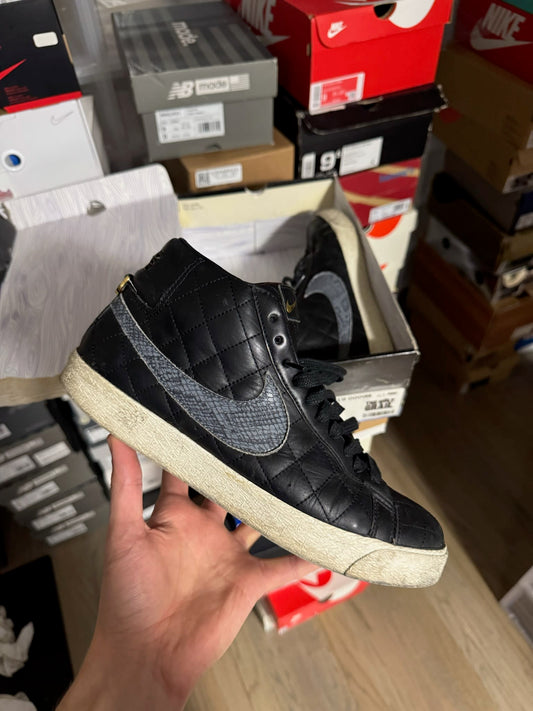 [HY854] Nike SB Blazer Supreme Black (2006)