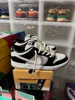 Size 9 VNDS Nike SB Dunk Low Concord