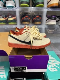 Size 9 Preowned Nike SB Dunk Low Pro Hennessy