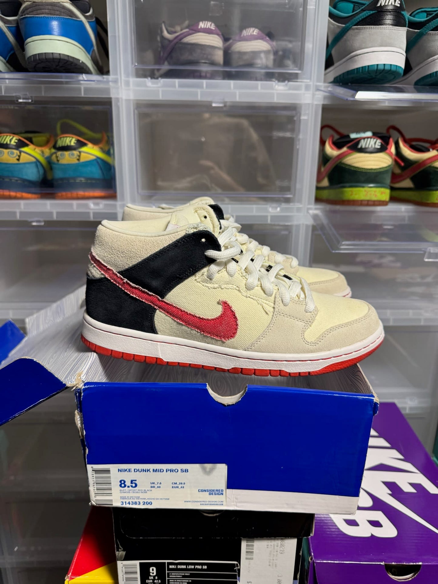 Size 8.5 Preowned Nike SB Dunk Mid Street Fighter Ryu