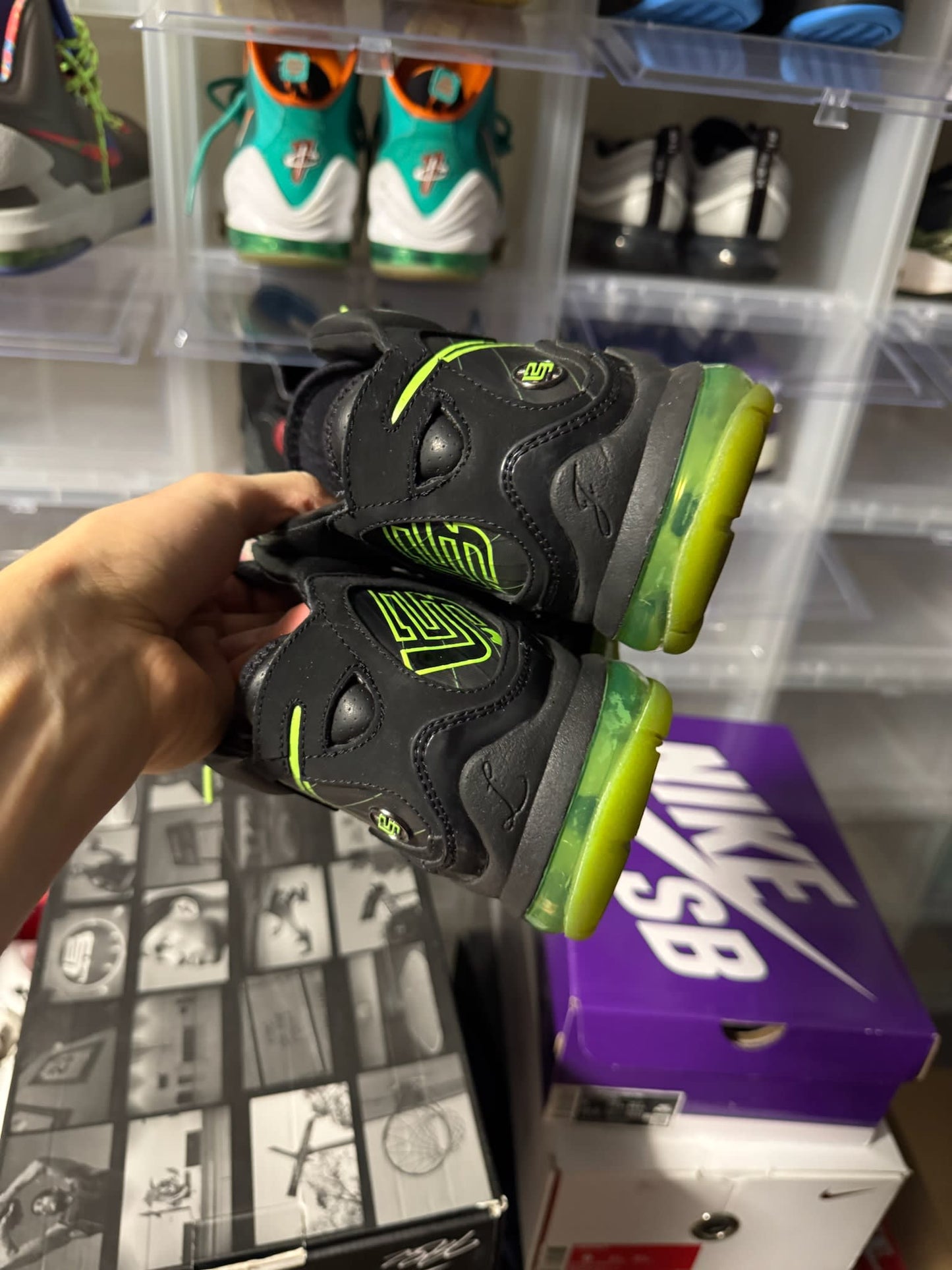 Size 9 Preowned Nike LeBron 7 Dunkman