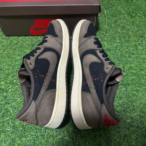 HY1064 Jordan 1 Retro Low OG SP Travis Scott Mocha