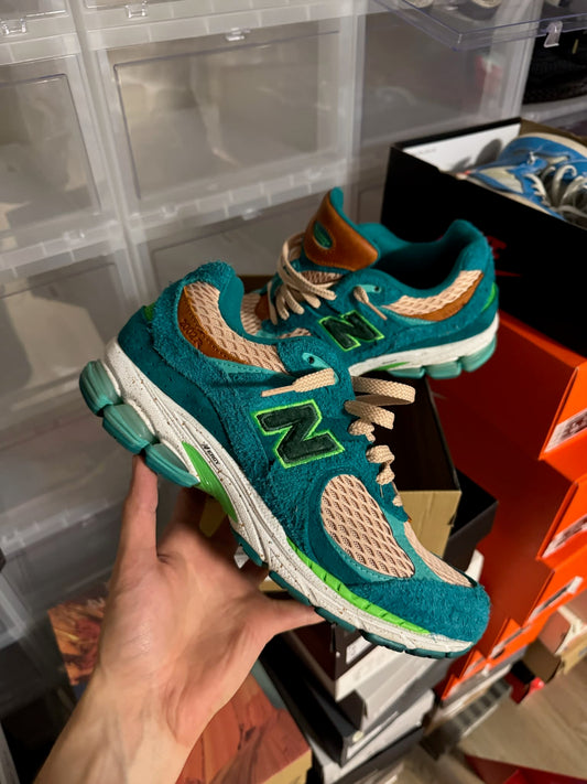 [HY913] New Balance 2002R Salehe Bembury Water Be The Guide