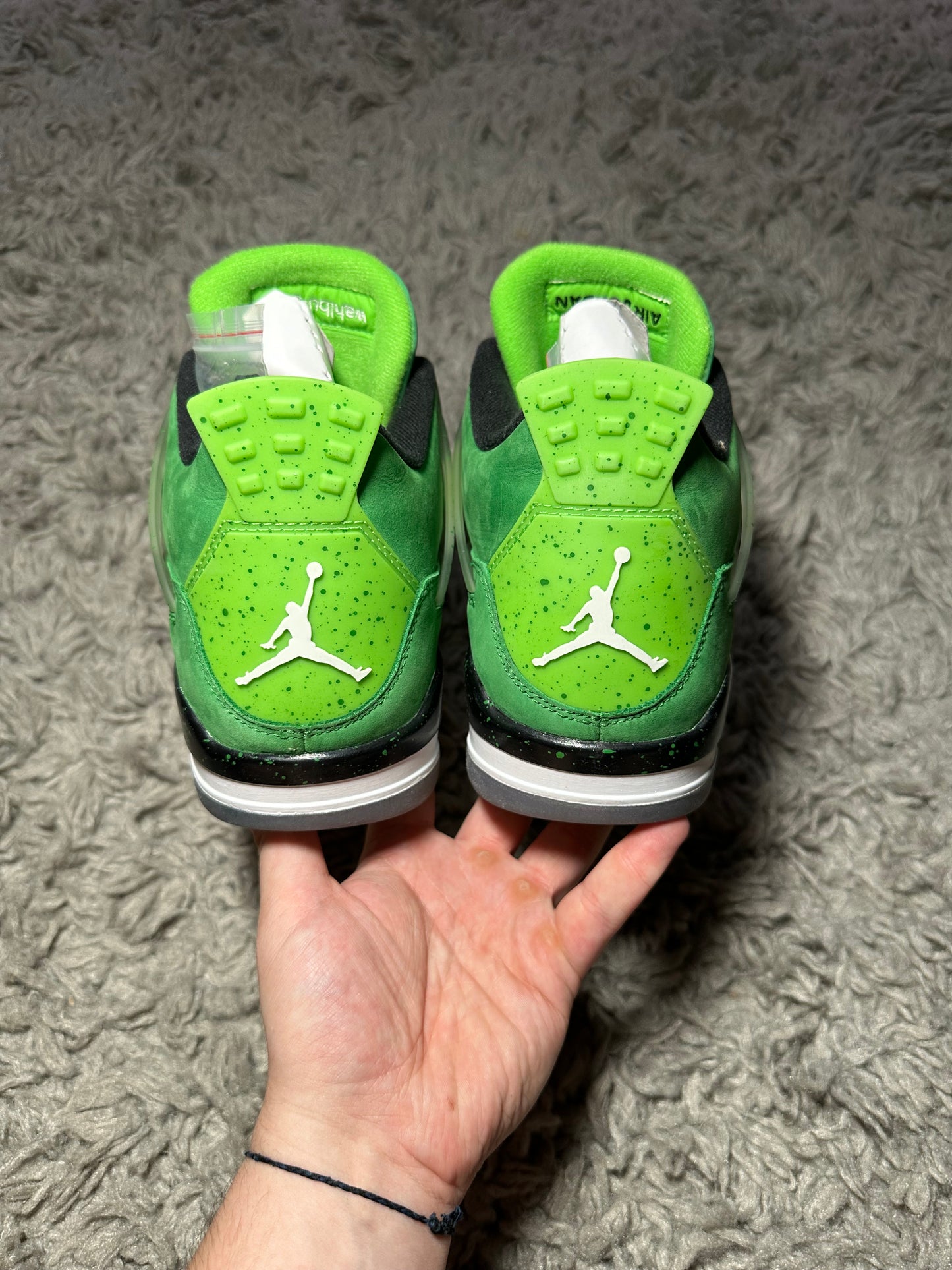 Jordan 4 Retro ‘Wahlburgers’