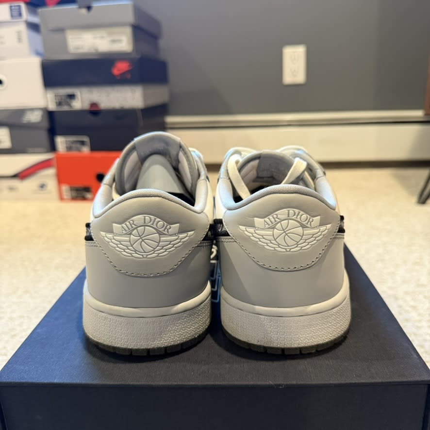 Jordan 1 Retro Low Dior