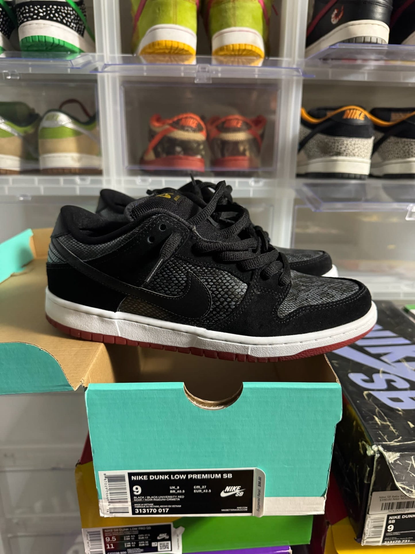 Size 9 Preowned Nike SB Dunk Low Larry Perkins
