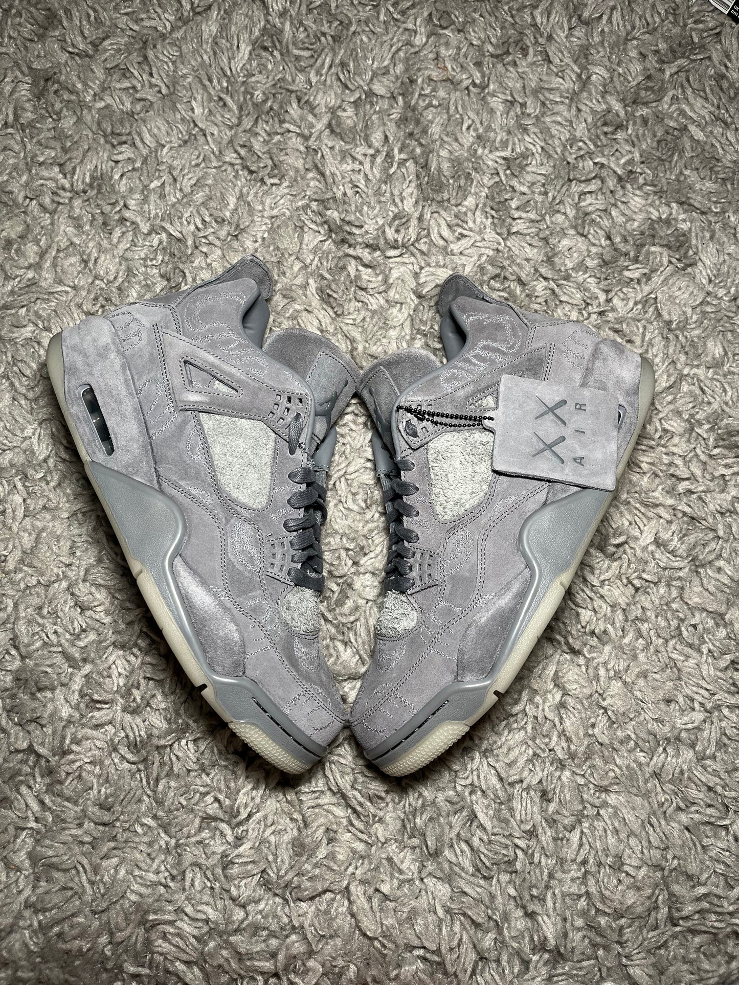 AIR JORDAN 4 RETRO KAWS ‘Grey’