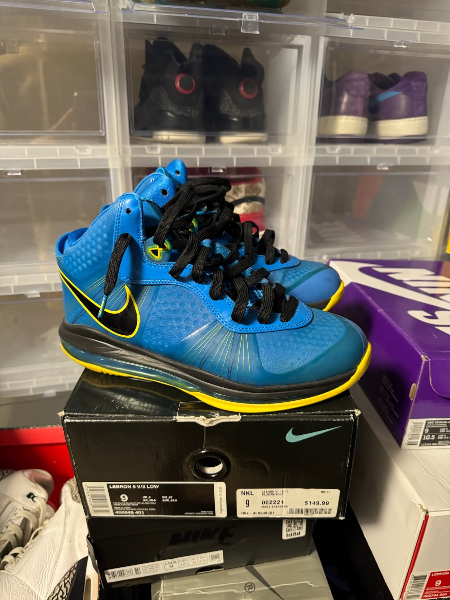 Size 9 Preowned (NB) Nike LeBron 8 V/2 Entourage