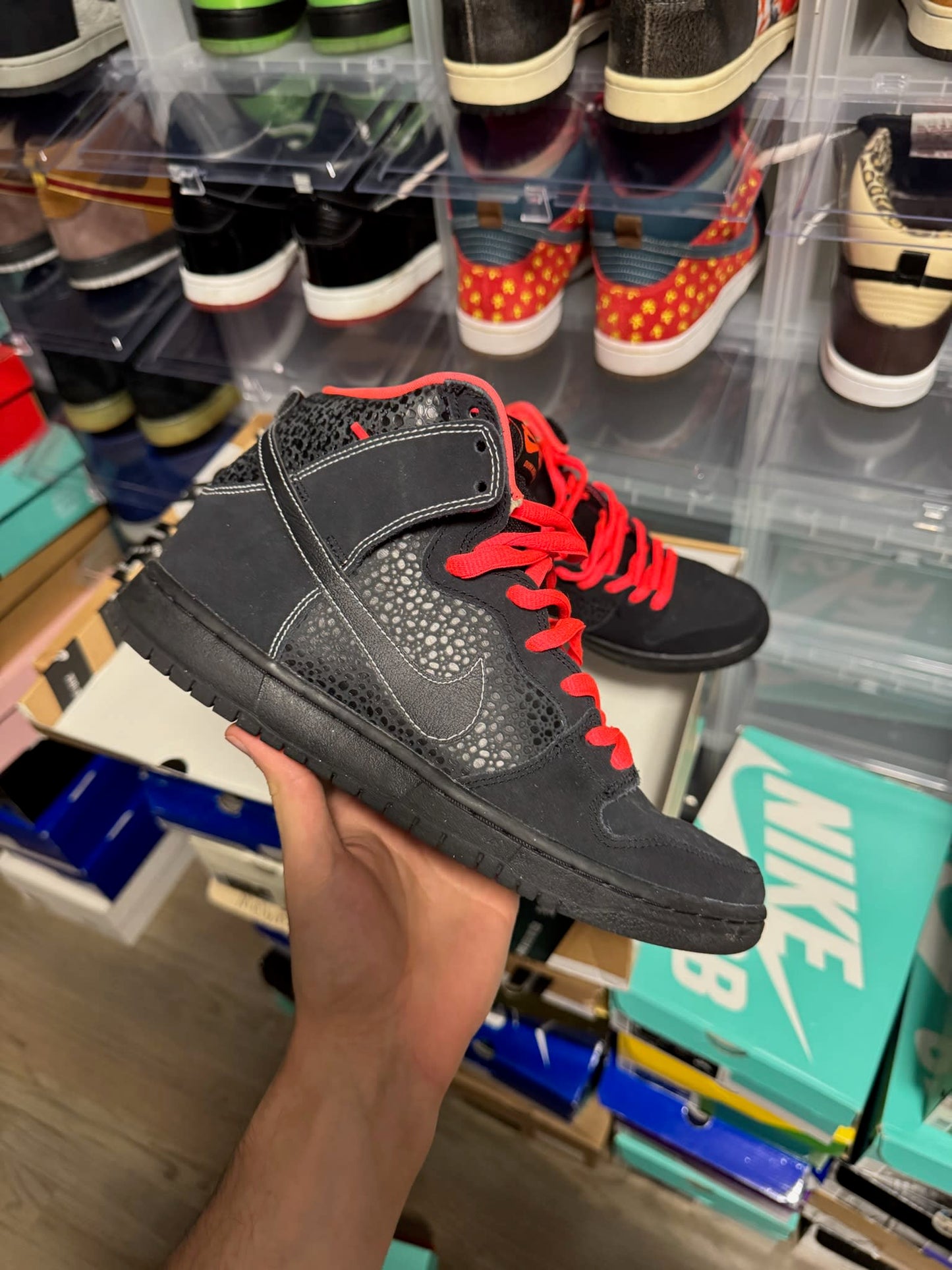 Size 9 Preowned Nike SB Dunk High Black Safari Atomic Red