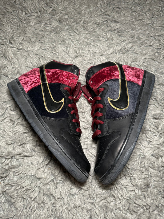 Nike SB Dunk High ‘Bloody Sunday’