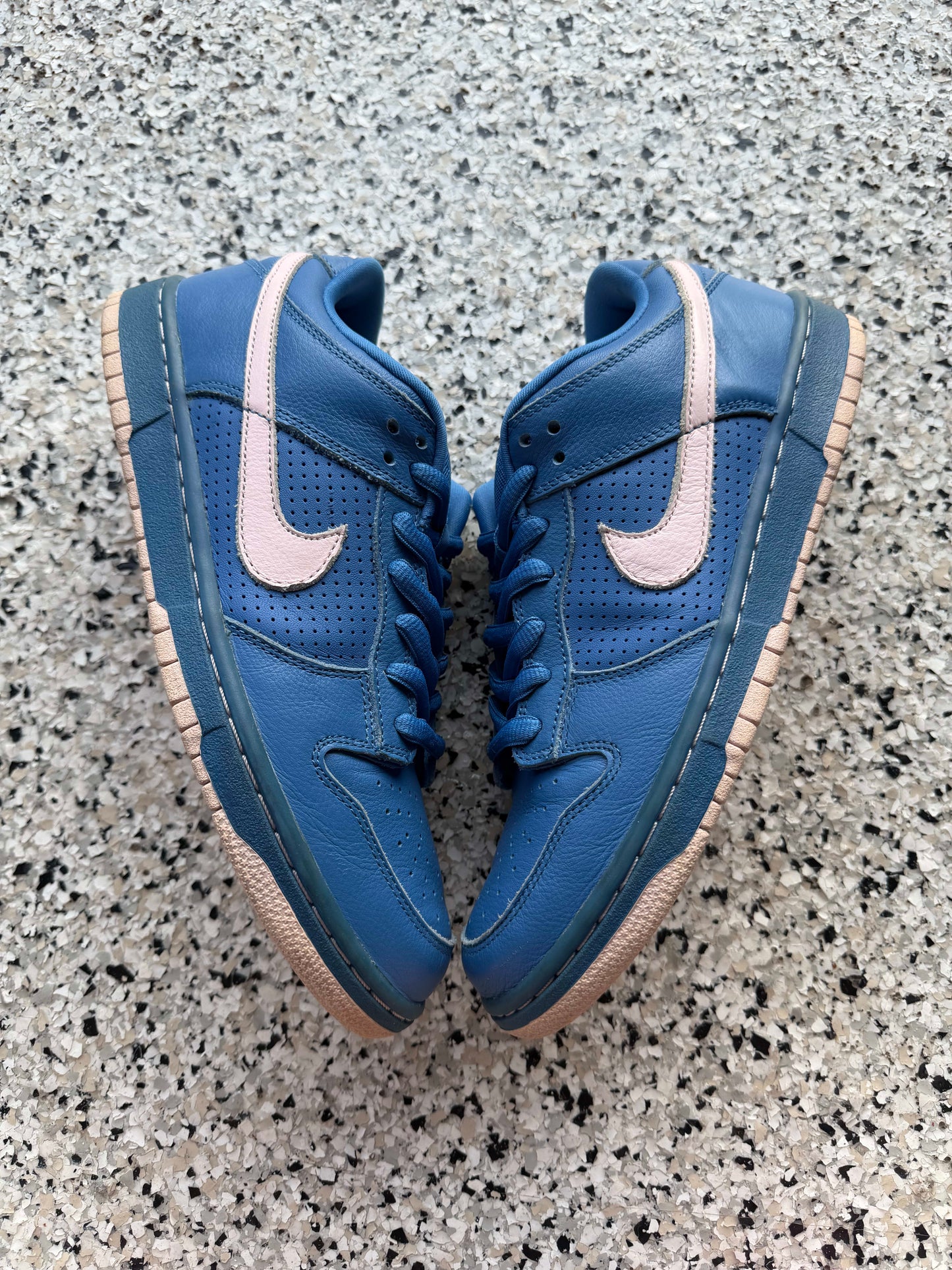 HY3425 Nike SB Dunk Low Varsity Blue Pink Ice